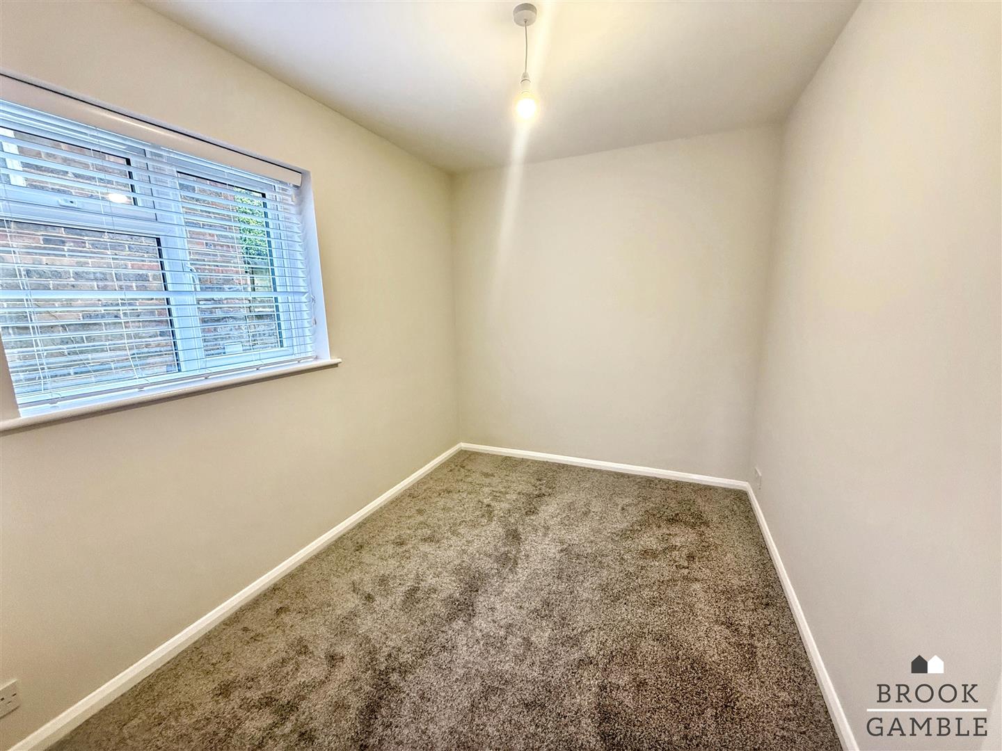 3 Bedroom Apartment. East Dean Road in Eastbourne,  13